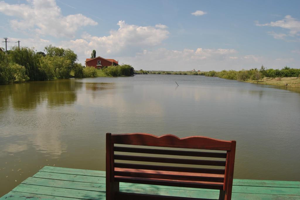 אולימפ Lacul Racilor מראה חיצוני תמונה
